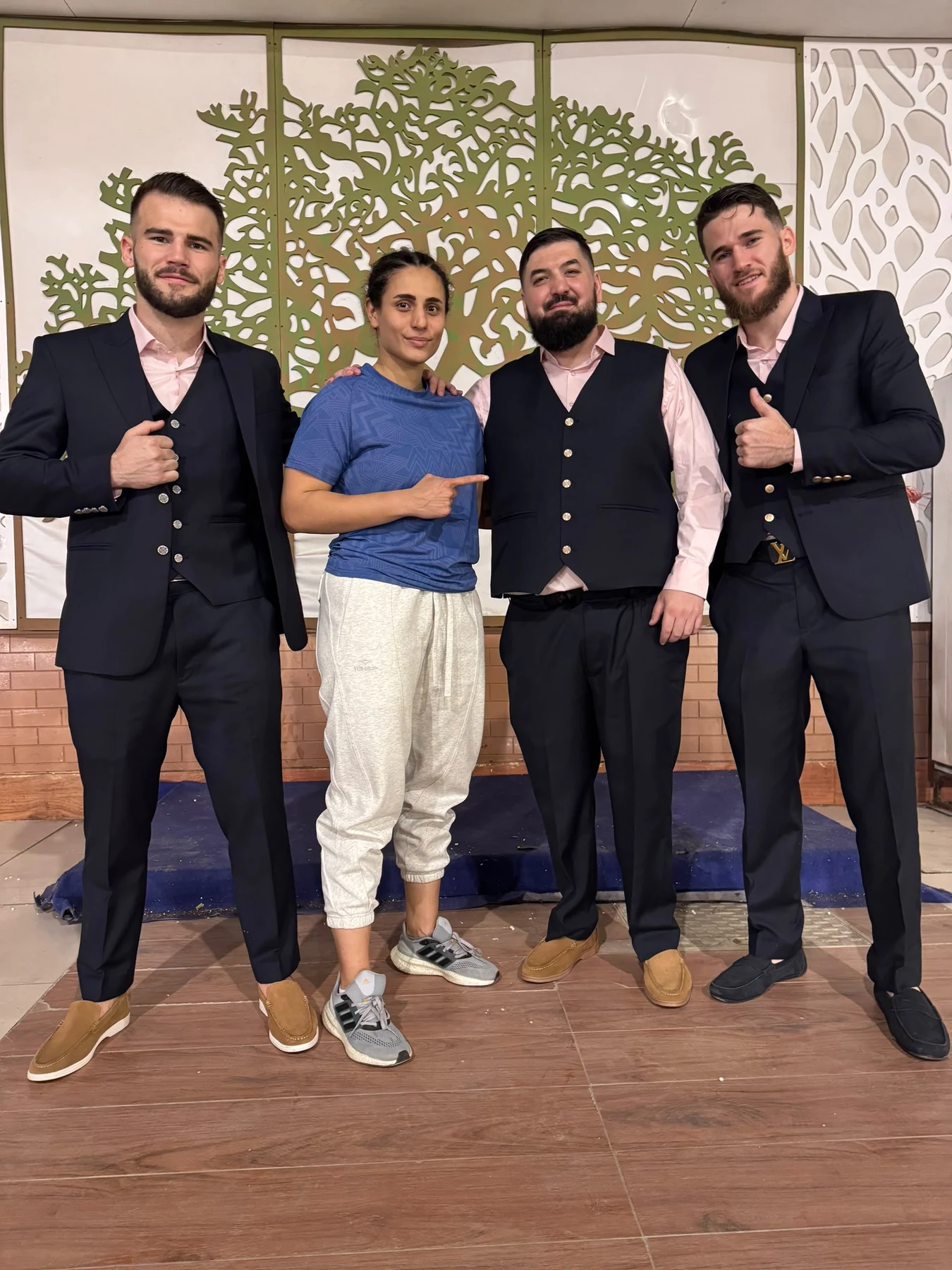 Roshanak Saberan · ring dışında ekip