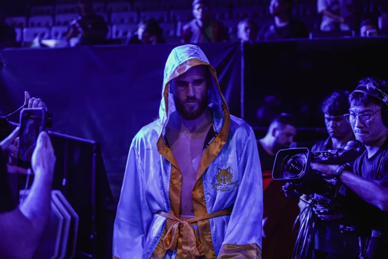 Florent Dervis · the ring walk